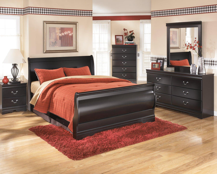 Huey Vineyard Black Queen Sleigh Bed with Dresser, Mirror, Chest and Nightstand
