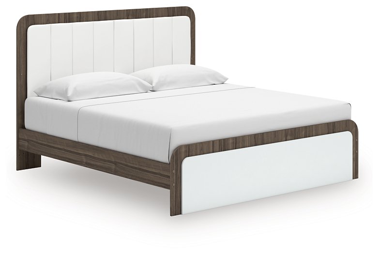 Kendanport Upholstered Bed