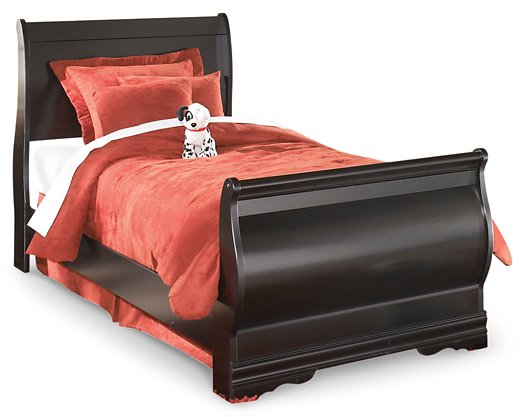 Huey Vineyard Bedroom Set